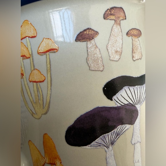 NWOT MUG MUSHROOM DESIGN - Picture 8 of 12